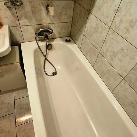 Helle, Hochwertig Neu Rennovierte Kuenstlerwohnung インスブルック