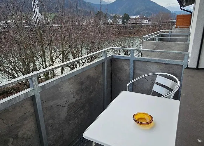 Helle, Hochwertig Neu Rennovierte Kuenstlerwohnung 公寓 *