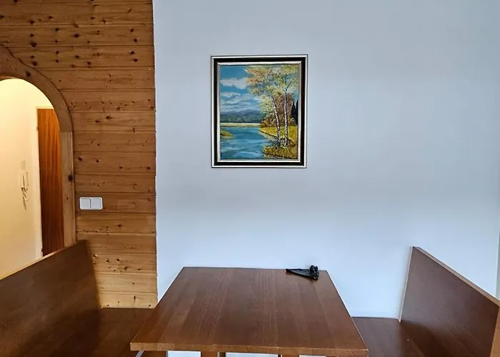 Helle, Hochwertig Neu Rennovierte Kuenstlerwohnung *