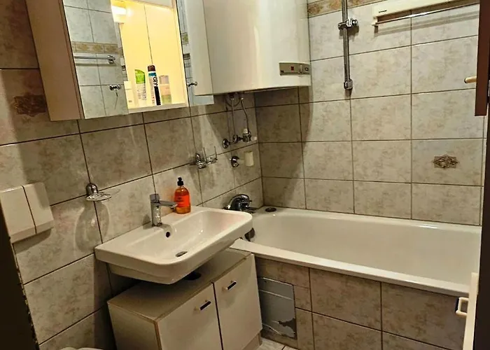 Helle, Hochwertig Neu Rennovierte Kuenstlerwohnung 公寓