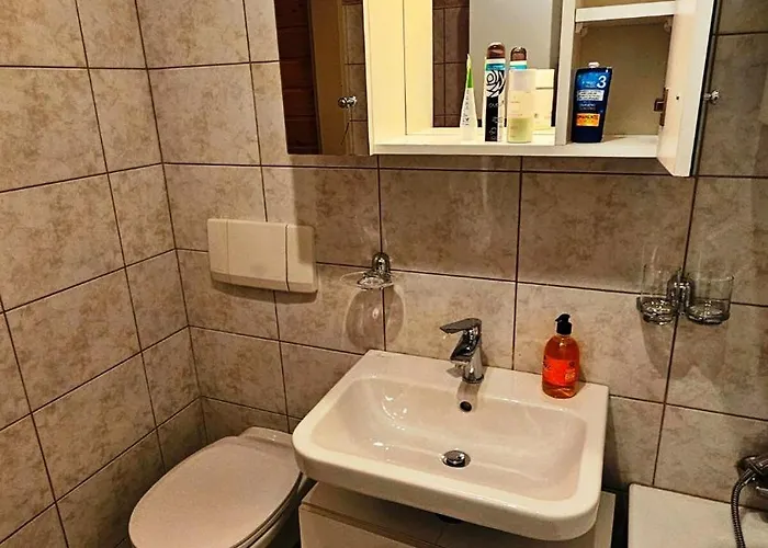 Helle, Hochwertig Neu Rennovierte Kuenstlerwohnung *