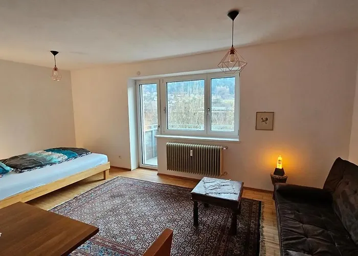 Helle, Hochwertig Neu Rennovierte Kuenstlerwohnung Апартаменты *